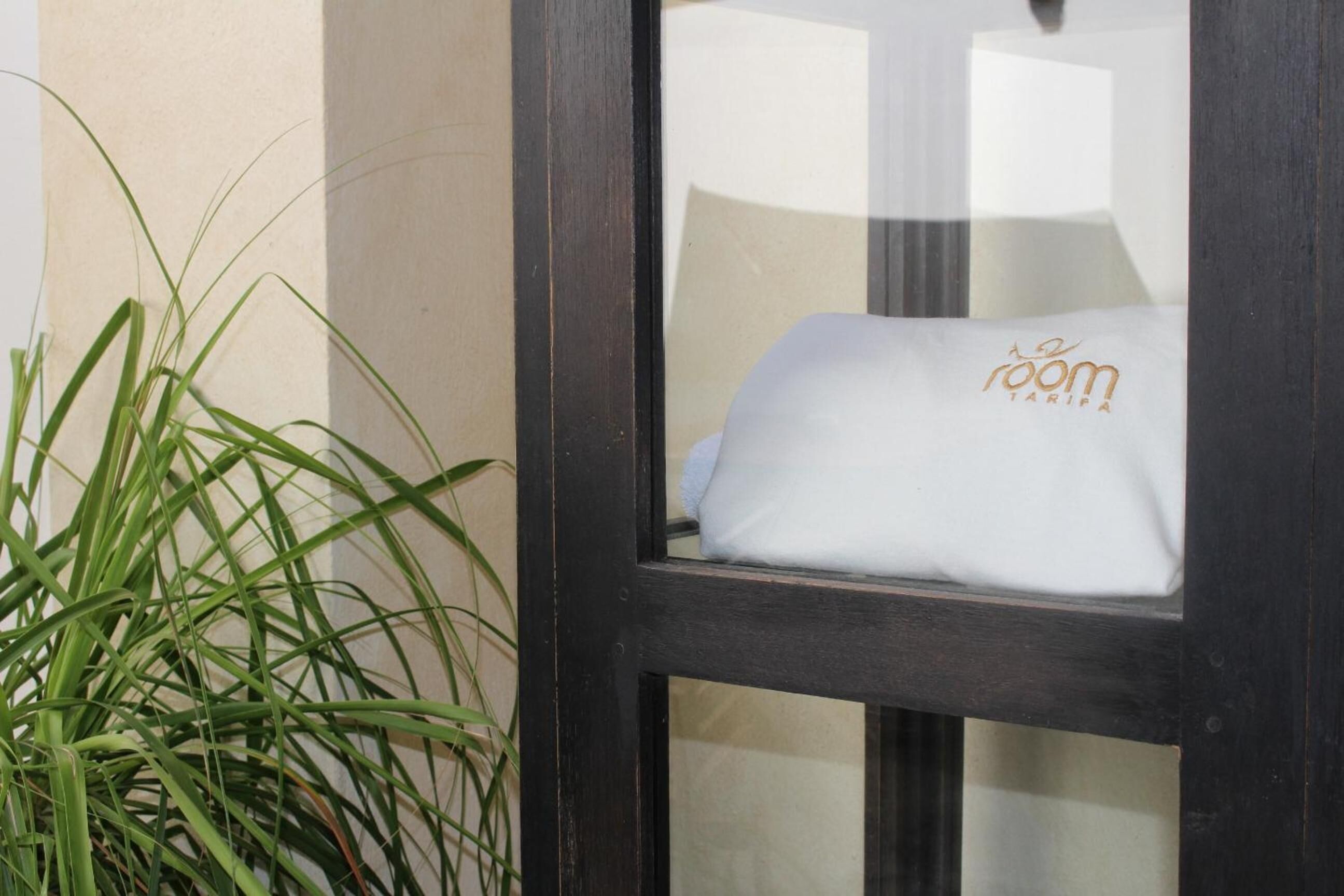 egyptian cotton sheets, premium bedding, memory-foam beds, desk