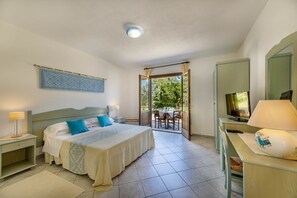 Caja de seguridad en la habitación, escritorio y cunas 