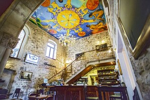 Bar (on property) - Grisogono Palace Heritage Residence (Split)