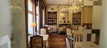 Desayuno buffet incluido todos los días 