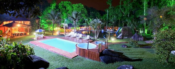 2 outdoor pools, sun loungers