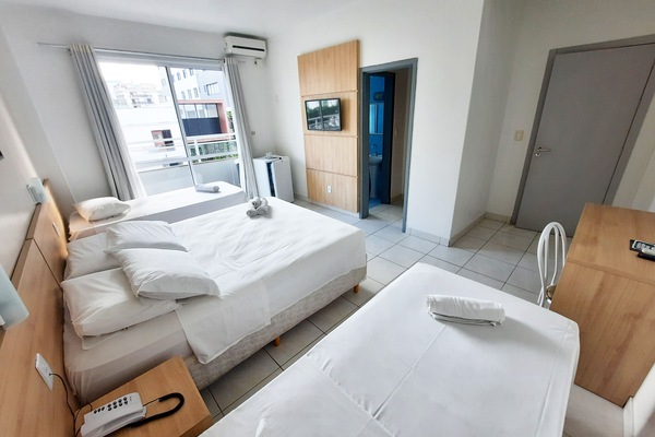 Deluxe Quadruple Room | WiFi (free), bed sheets