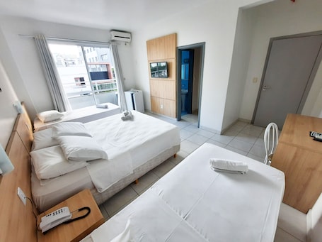 Deluxe Quadruple Room. Hotel Ficare Torres