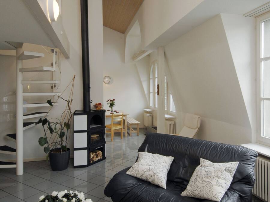 Apartamento luxo, 4 quartos, vista para a cidade | Área de estar | TV, DVD player