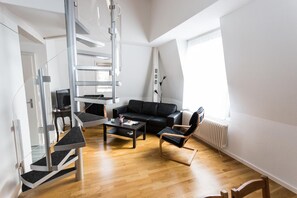 Duplex Apartment | Living room | TV, DVD player