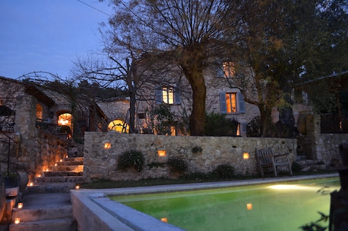 Les Rosées