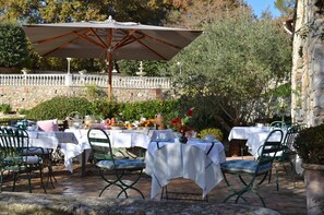 Daily buffet breakfast (EUR 22 per person)