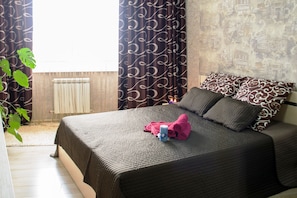 Appartamento Luxury, 1 camera da letto, sauna, vista città | Biancheria da letto ipoallergenica, copriletto in piuma