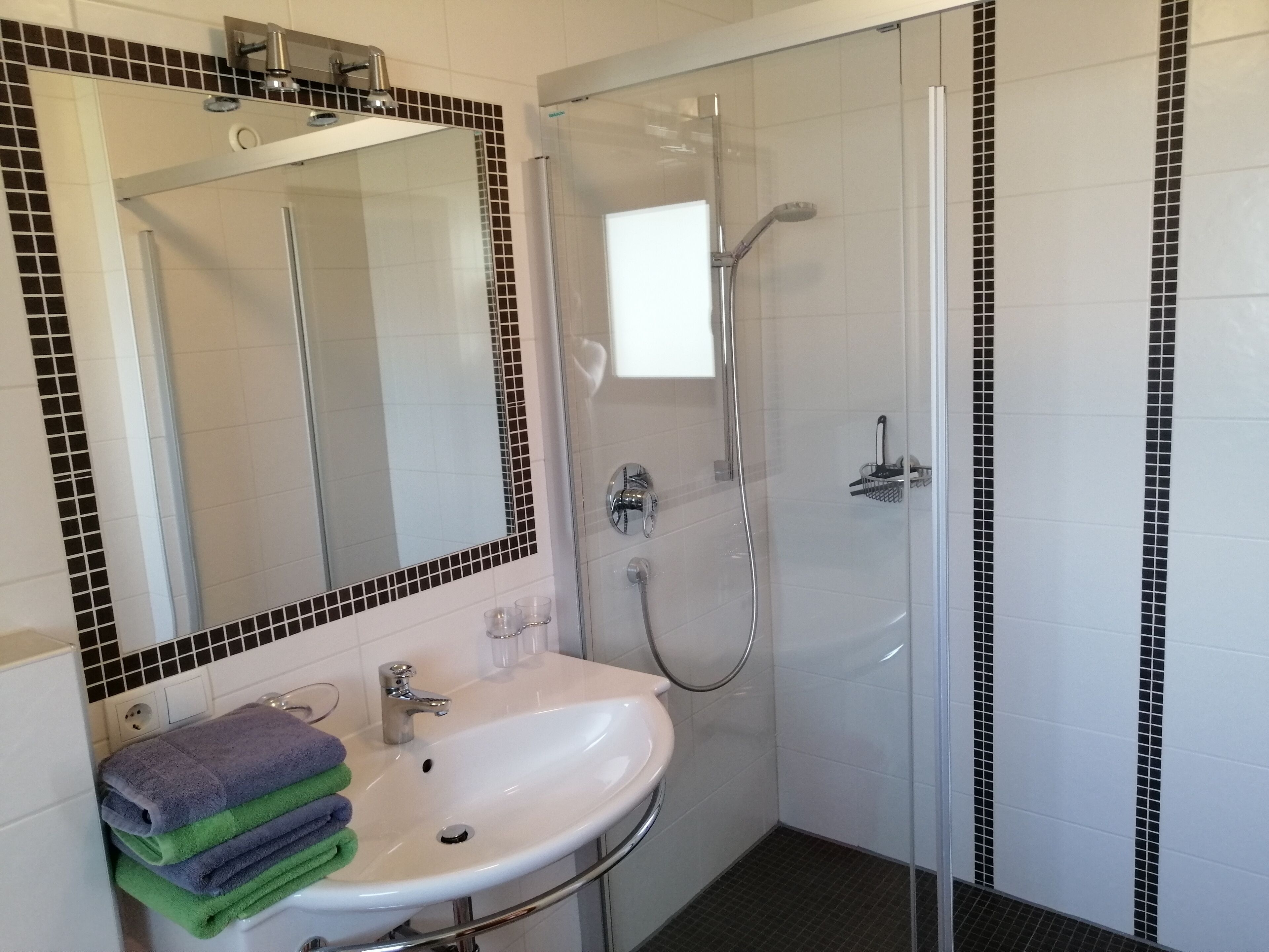 Apartment, 2 Bedrooms, Balcony, Mountain View (Typ D) | Bathroom | Shower, hair dryer, towels