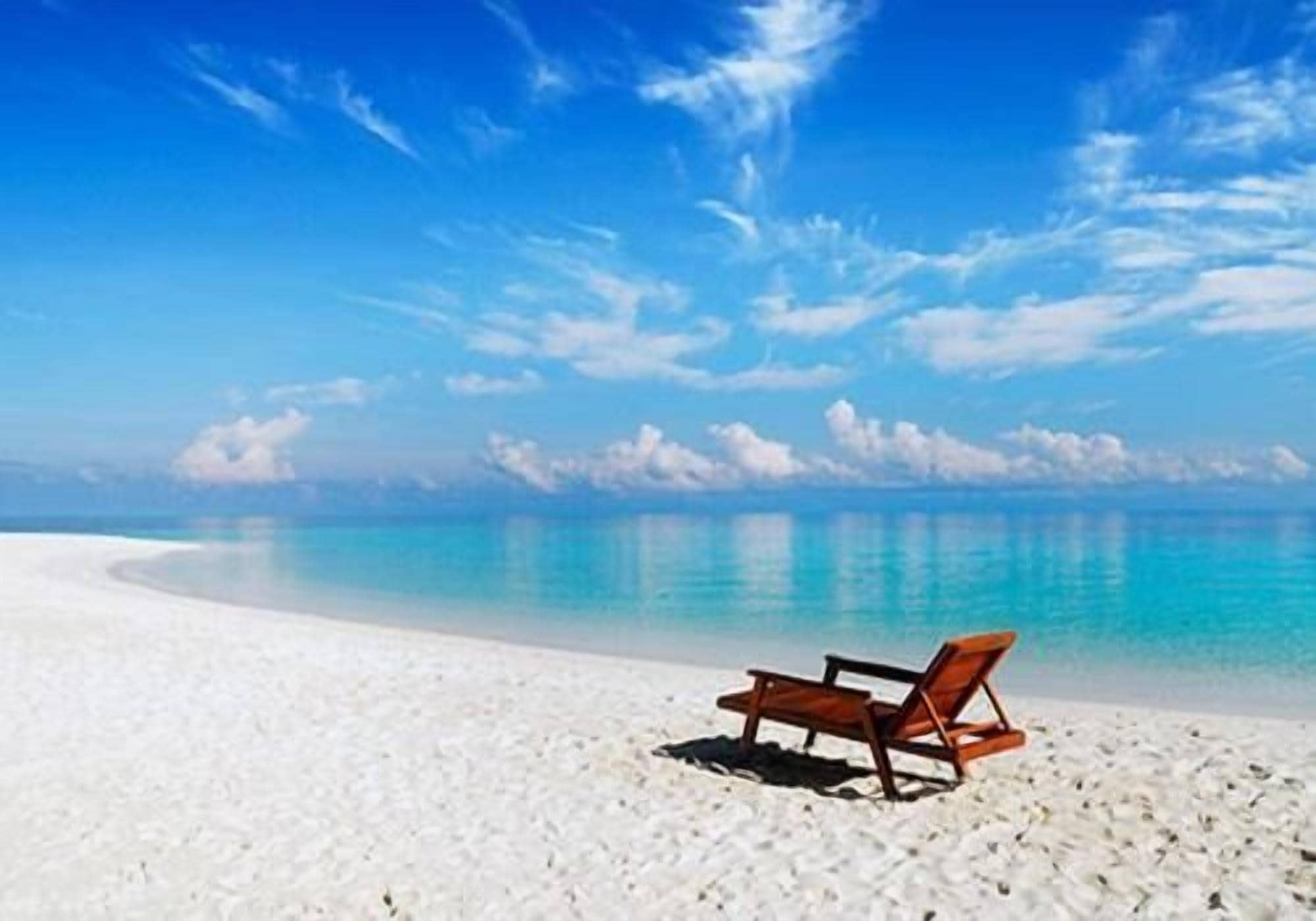 靠近海滩、白沙、沙滩毛巾、浮潜