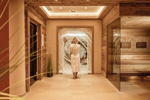 Sauna, Dampfbad, Sportmassagen, Massageanwendungen