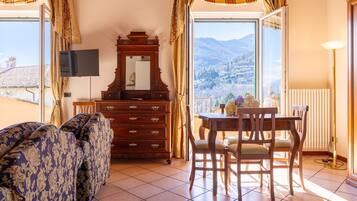 Junior Suite, Balcony, Annex Building | Living area | 19-inch TV with satellite channels