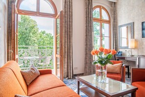 Suite (Plus) | Cortinas blackout y internet por cable