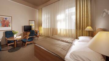 Minibar, individuell dekoriert, individuell eingerichtet, Schreibtisch