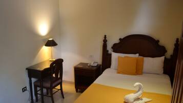 Standard-Einzelzimmer | Schreibtisch, kostenloses WLAN, Bettwäsche