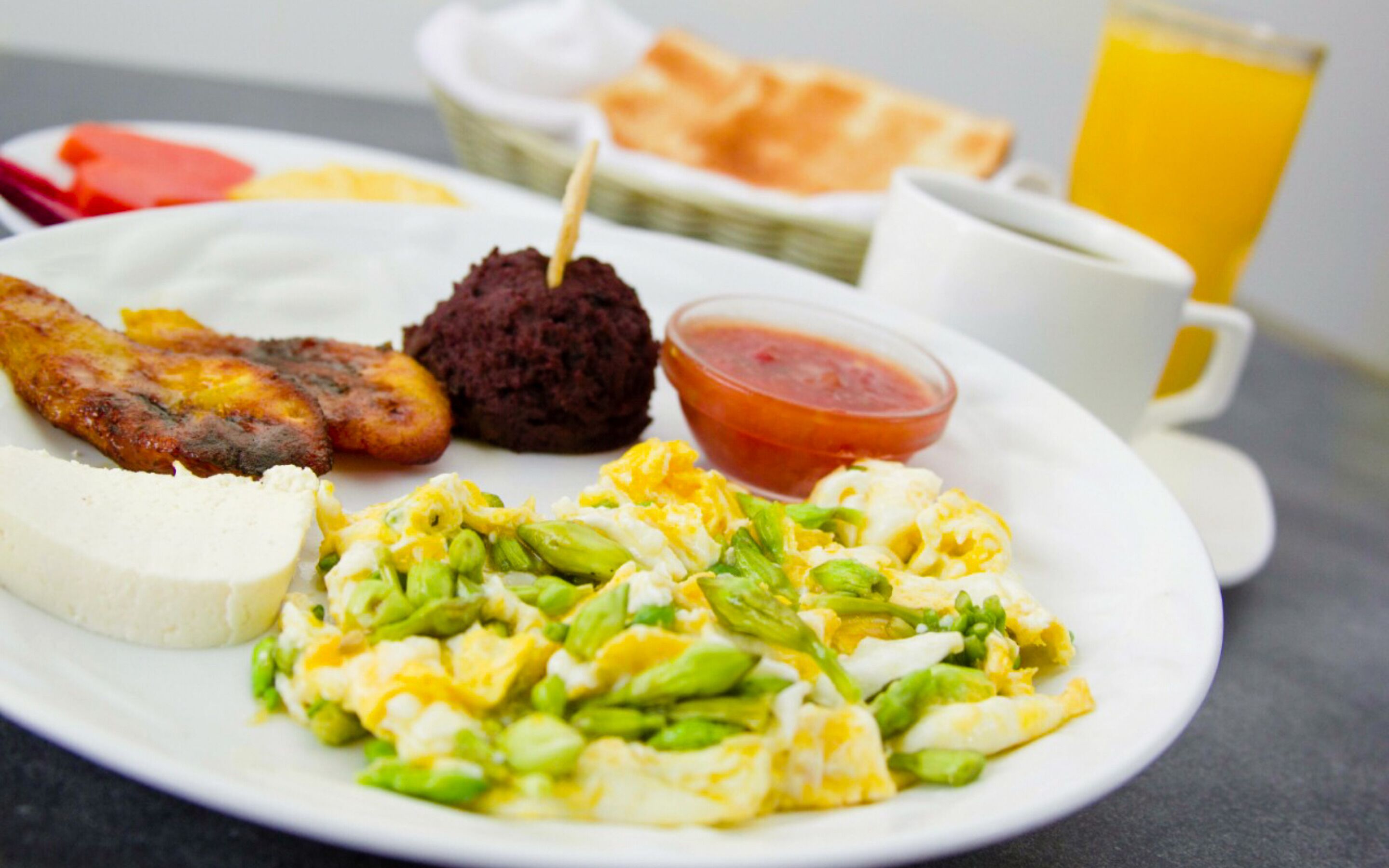 free cooked-to-order breakfast