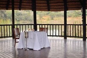 2 间餐厅，供应早餐