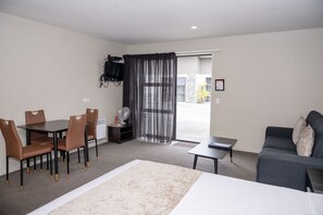 Premium bedding, pillowtop beds, individually furnished - 58 On Cron Motel (Franz Josef Glacier)