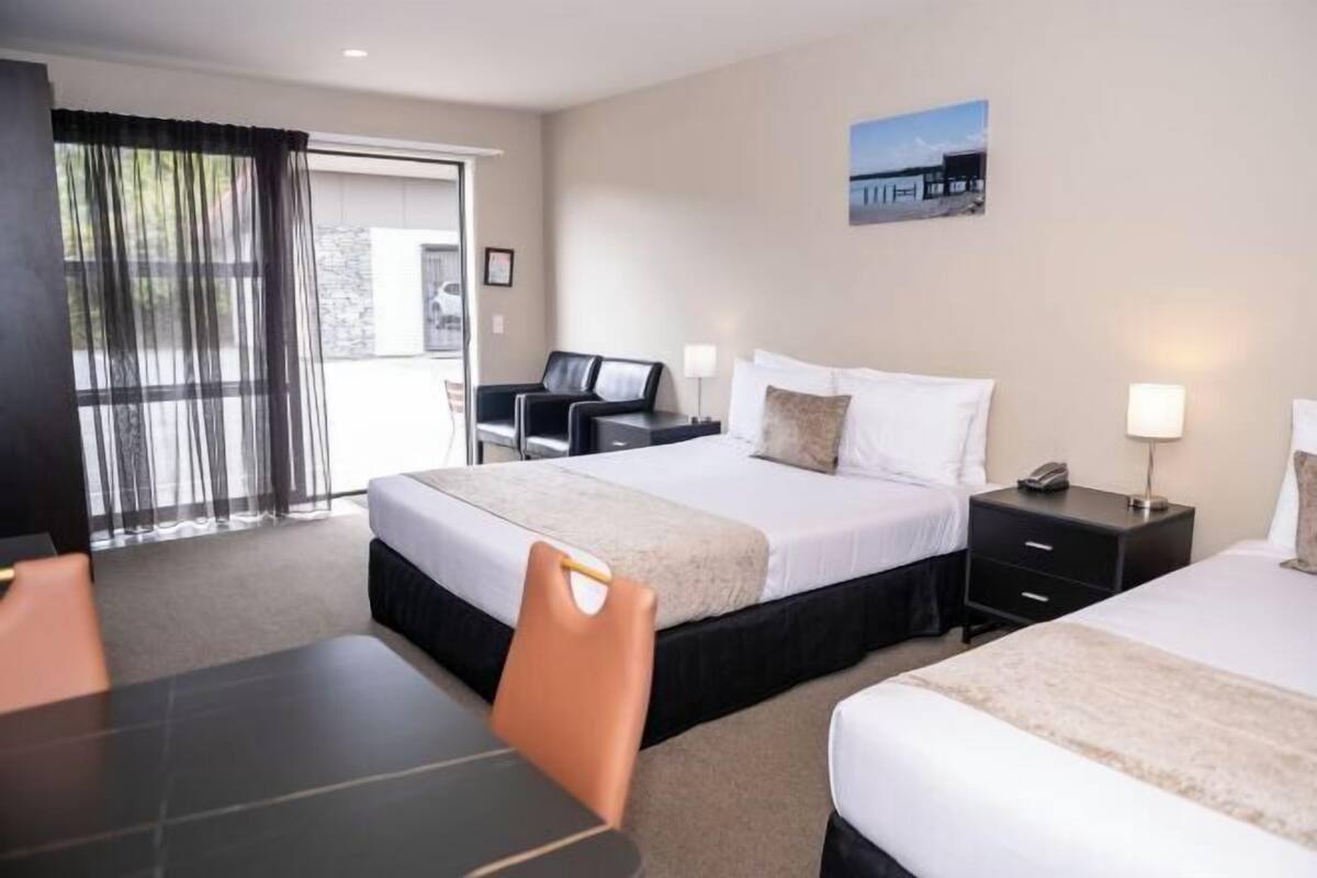 Premium bedding, pillowtop beds, iron/ironing board, WiFi (free)