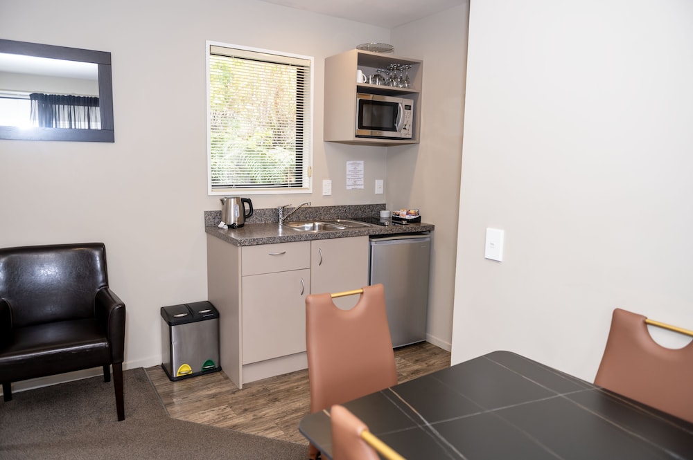 58 on Cron Motel by null