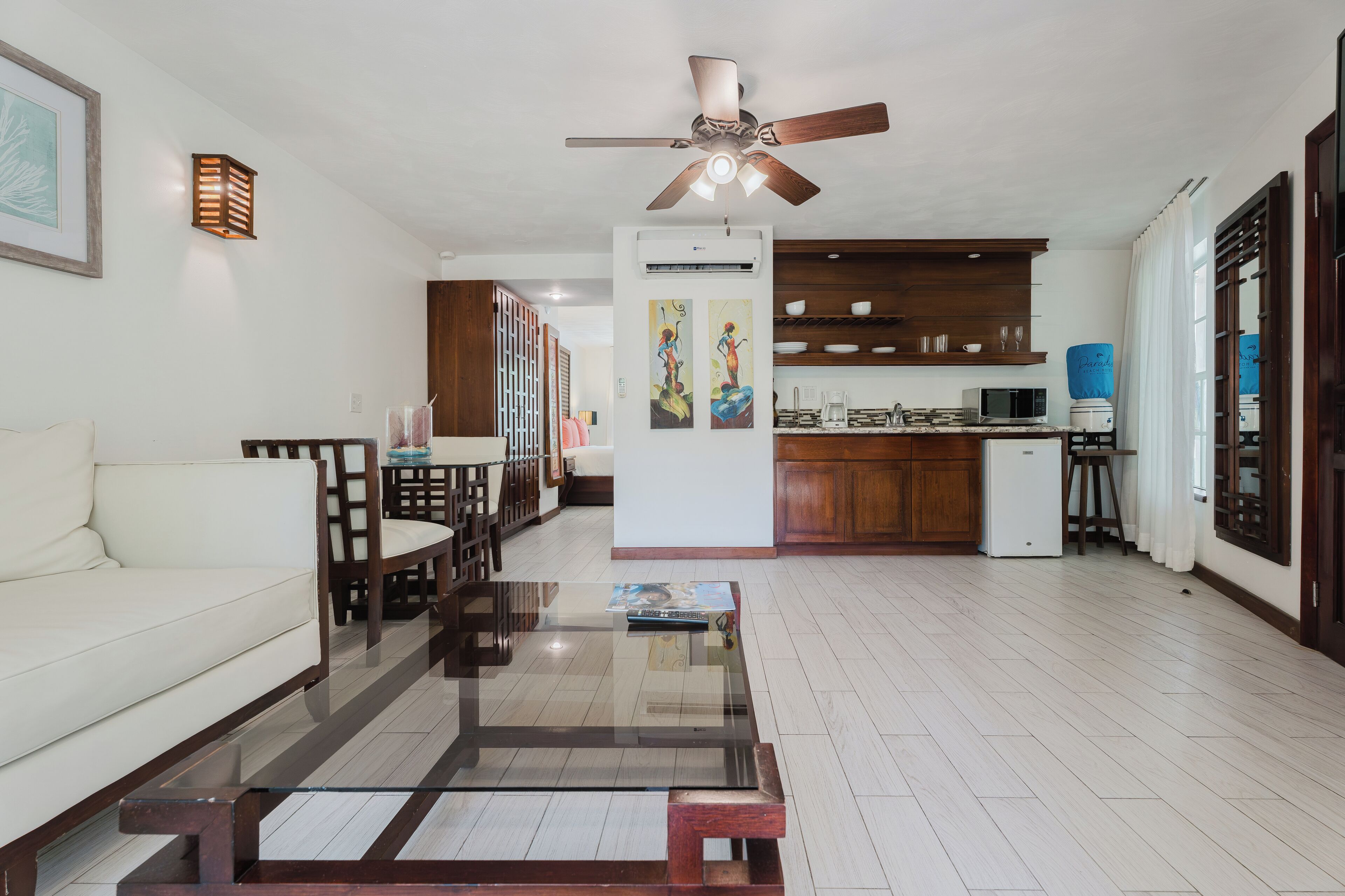 honeymoon suite | private kitchen