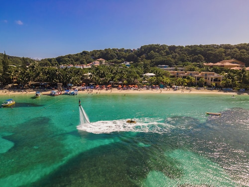 Paradise Beach Resort & Dive Center