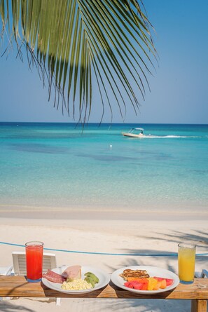 Buffet déjeuner gratuit tous les jours