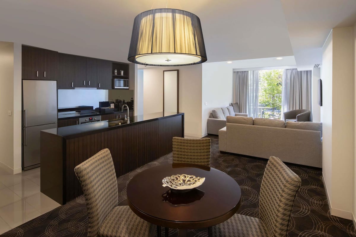 Departamento Deluxe, 2 habitaciones | Ropa de cama de alta calidad y camas con pillow-top
