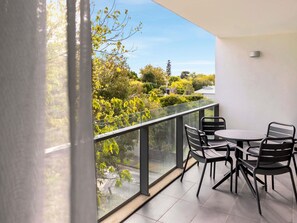 Ropa de cama de alta calidad y colchones con acolchado adicional