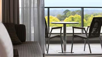 Premium bedding, pillowtop beds, in-room safe, desk