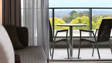 Premium bedding, pillowtop beds, in-room safe, desk