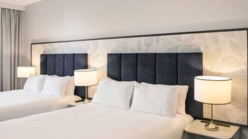 Deluxe-Zimmer, 2 Queen-Betten | Hochwertige Bettwaren, Pillowtop-Betten, Zimmersafe, Schreibtisch