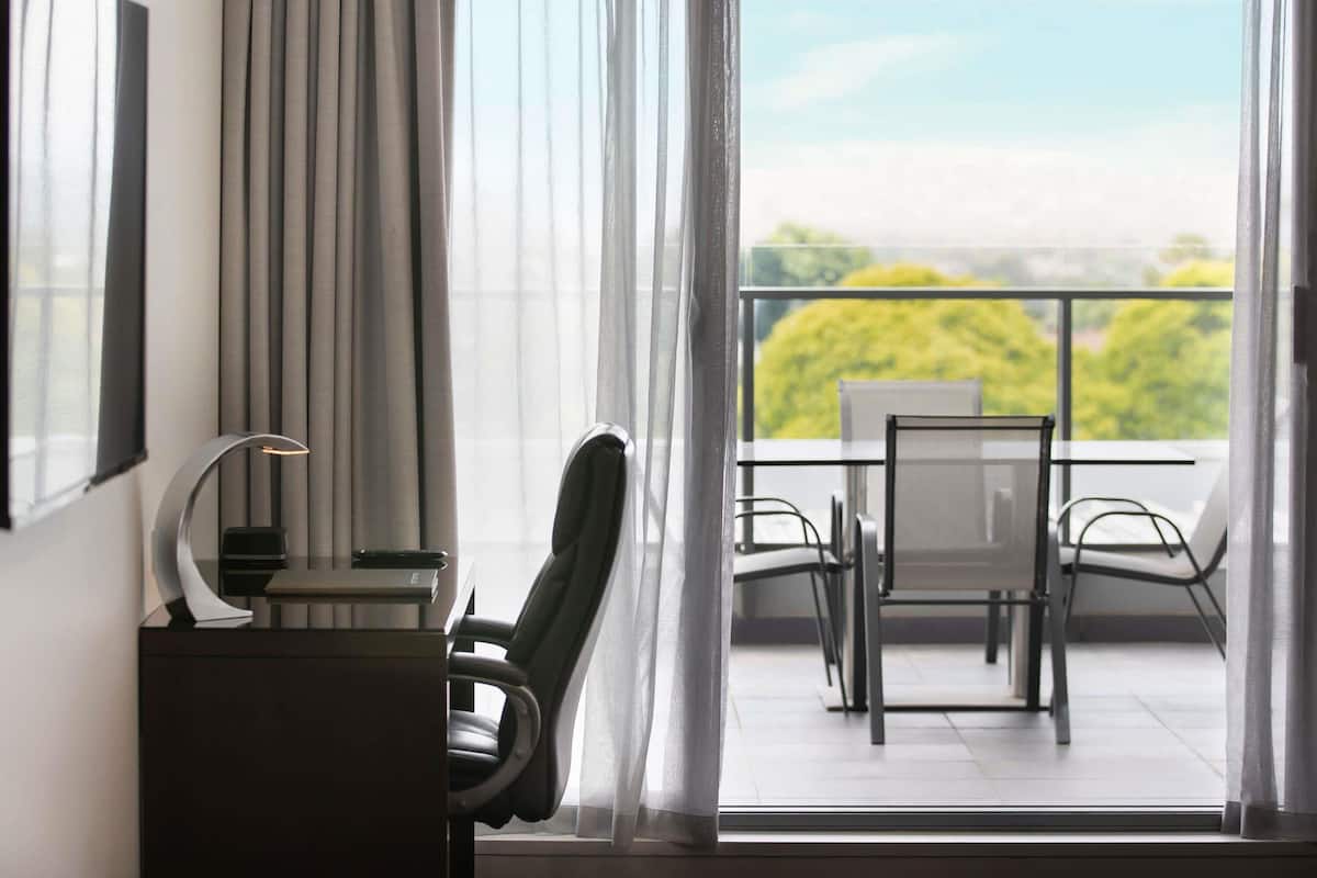 Apartamento luxo, 1 quarto | Roupas de cama premium, camas com colchões pillow-top