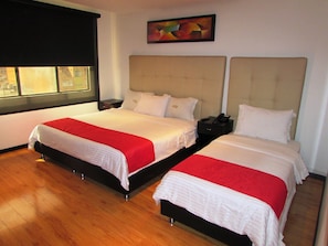 Triple Room | In-room safe, free WiFi