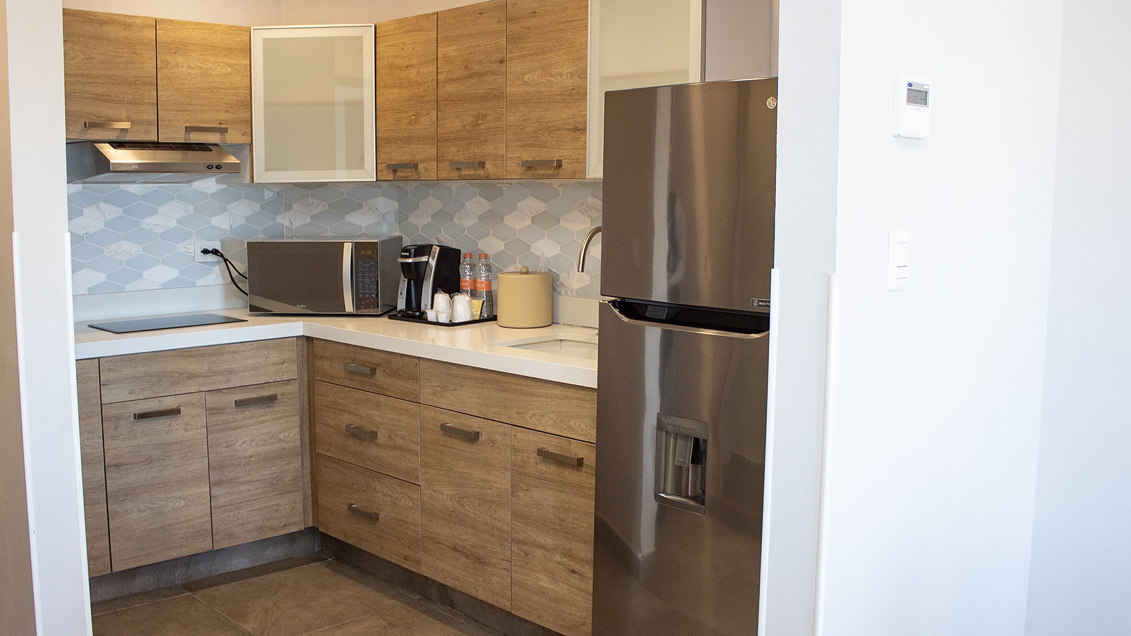 suite, 1 king bed (top floor) | 1 bedroom, premium bedding, in-room safe, desk