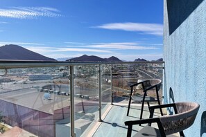 Premium bedding, in-room safe, desk, blackout drapes - Holiday Inn Express Guaymas by IHG (Guaymas)