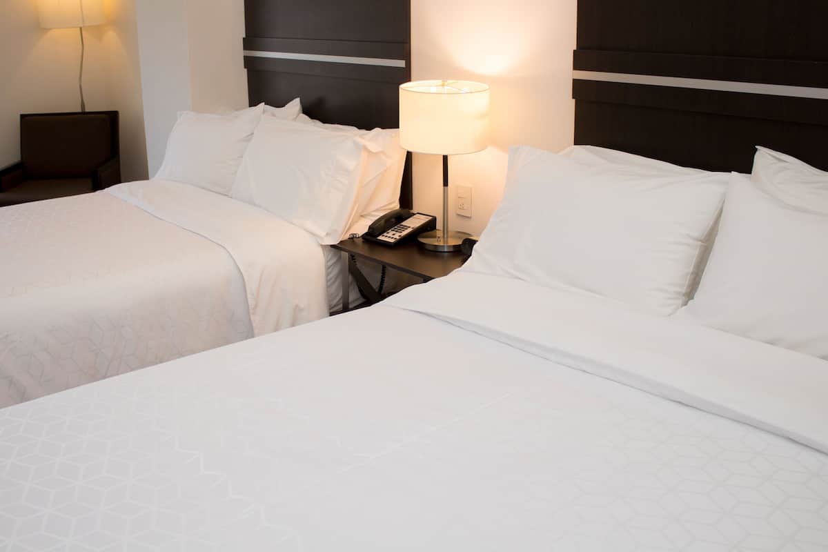 1 bedroom, premium bedding, in-room safe, desk