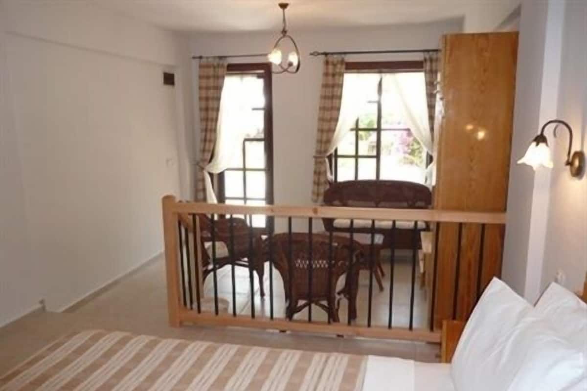 Deluxe Suite, 1 Double Bed with Sofa bed, Garden View | Cribs (free), WiFi (free)