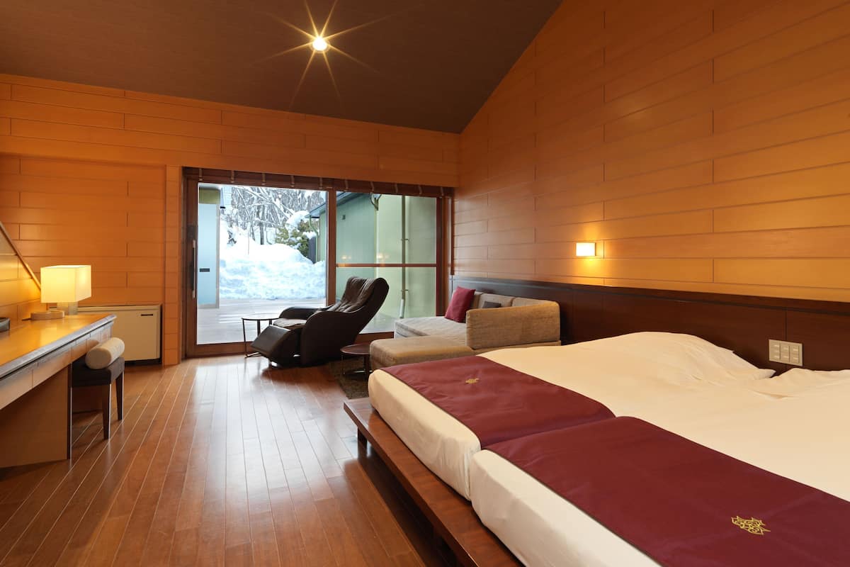 1 bedroom, premium bedding, in-room safe, desk