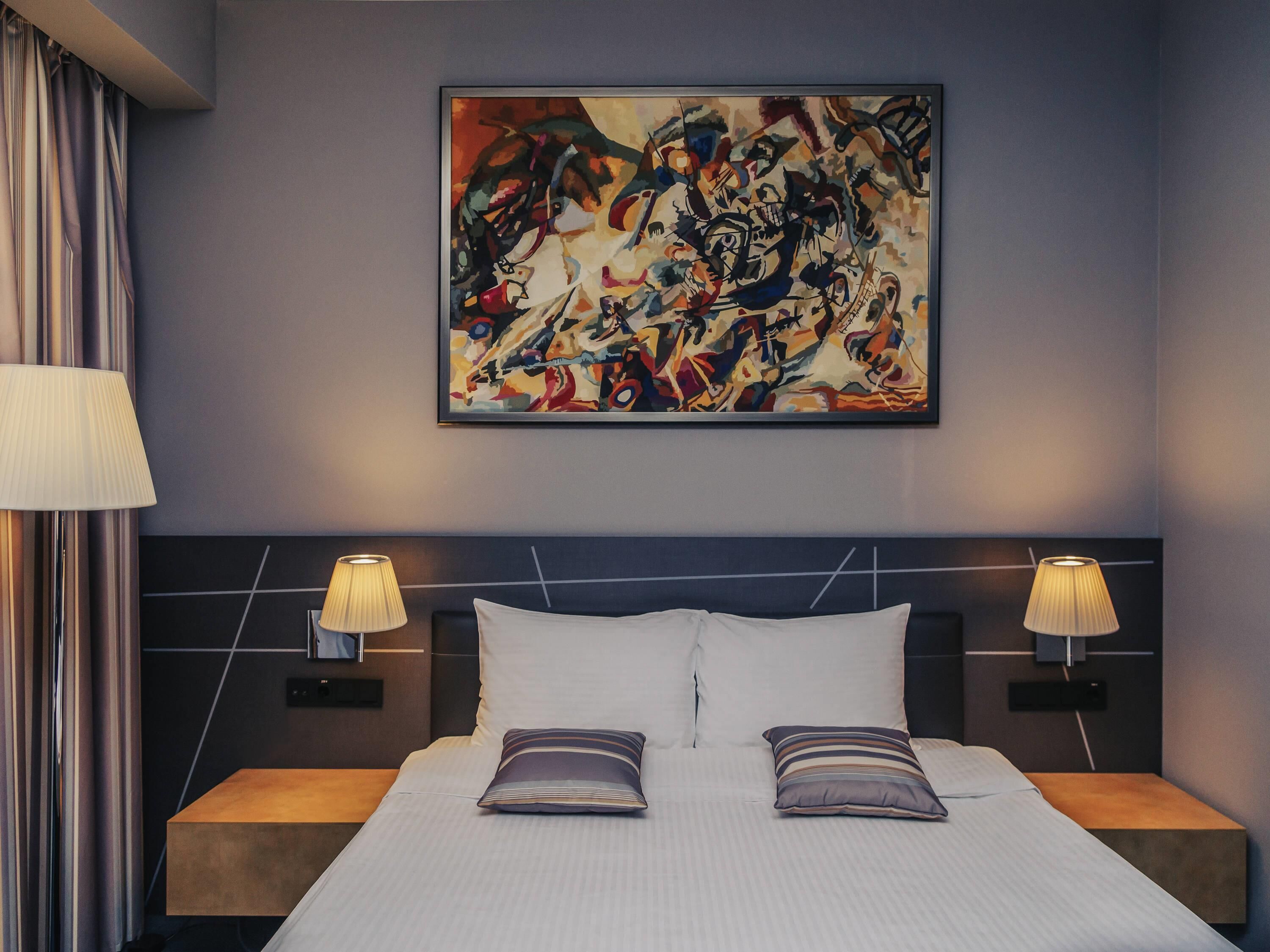 Privilege, Double Room, 1 Double Bed | Hypo-allergenic bedding available, Select Comfort beds, minibar