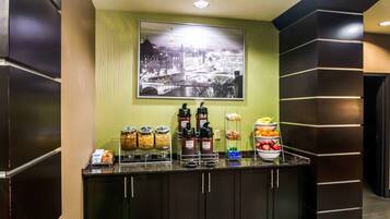 Café da manhã continental grátis todos os dias