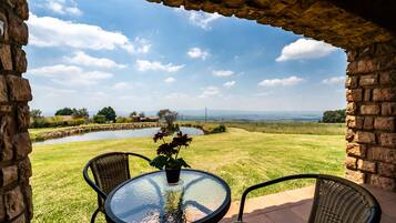 Standard Double Room, 2 Twin Beds, Valley View | Terrace/patio