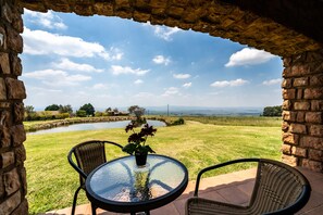 Standard Double Room, 2 Twin Beds, Valley View | Terrace/patio