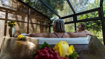 Sauna, hot tub, steam room, body treatments, hydrotherapy, aromatherapy