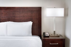 Premium bedding, in-room safe, desk, laptop workspace - Residence Inn Houston I-10 West/Park Row (Houston)