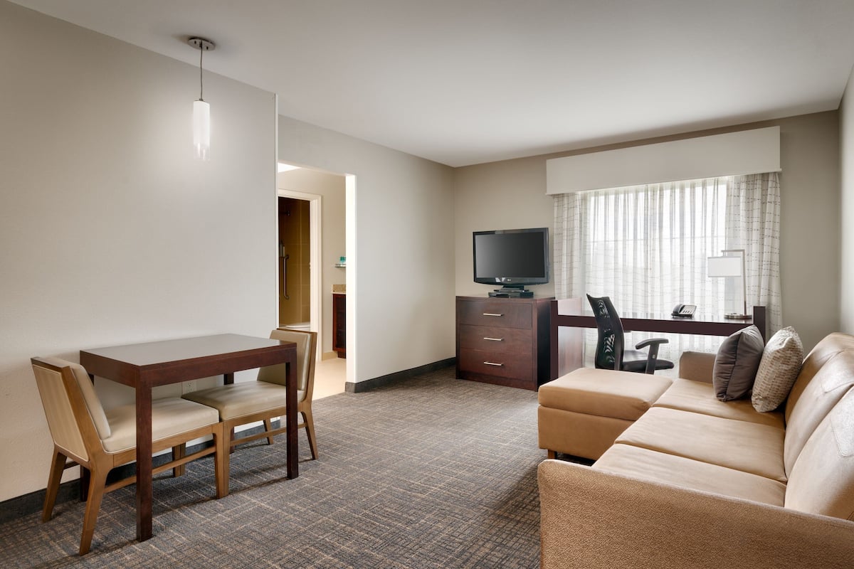 1 bedroom, premium bedding, in-room safe, desk