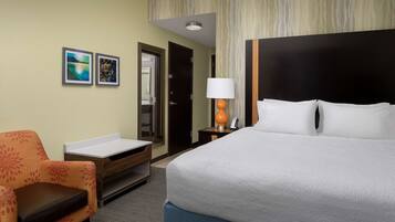 Ropa de cama de alta calidad, escritorio y cortinas blackout