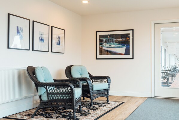 Reception - Yankee Clipper Motel (Belfast)