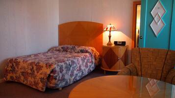 Egyptian cotton sheets, premium bedding, pillow-top beds, in-room safe