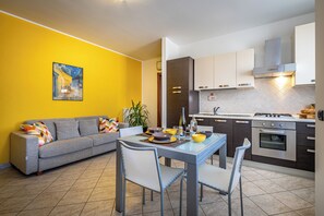 32-inch flat-screen TV with digital channels, TV - Residence Arianna (Sovicille)